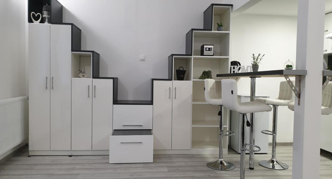 شقة Belvarosi Apartman 2 ميسكولك المظهر الخارجي الصورة