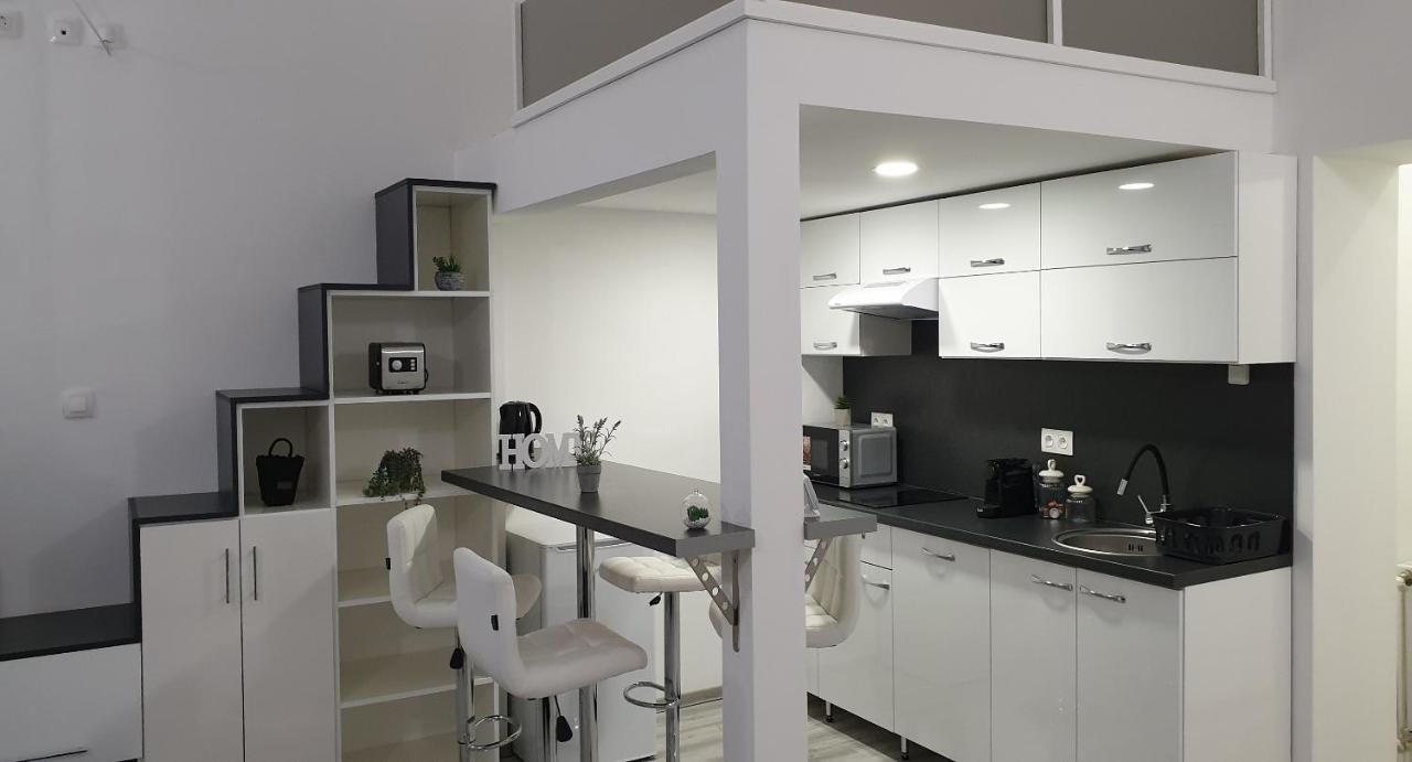 شقة Belvarosi Apartman 2 ميسكولك المظهر الخارجي الصورة