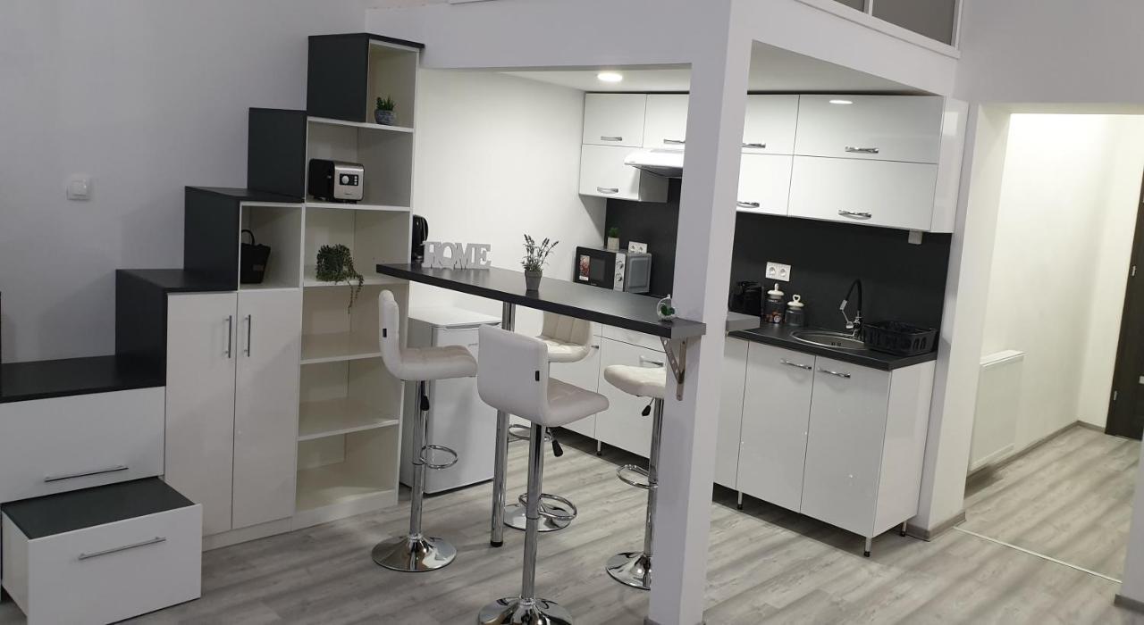 شقة Belvarosi Apartman 2 ميسكولك المظهر الخارجي الصورة
