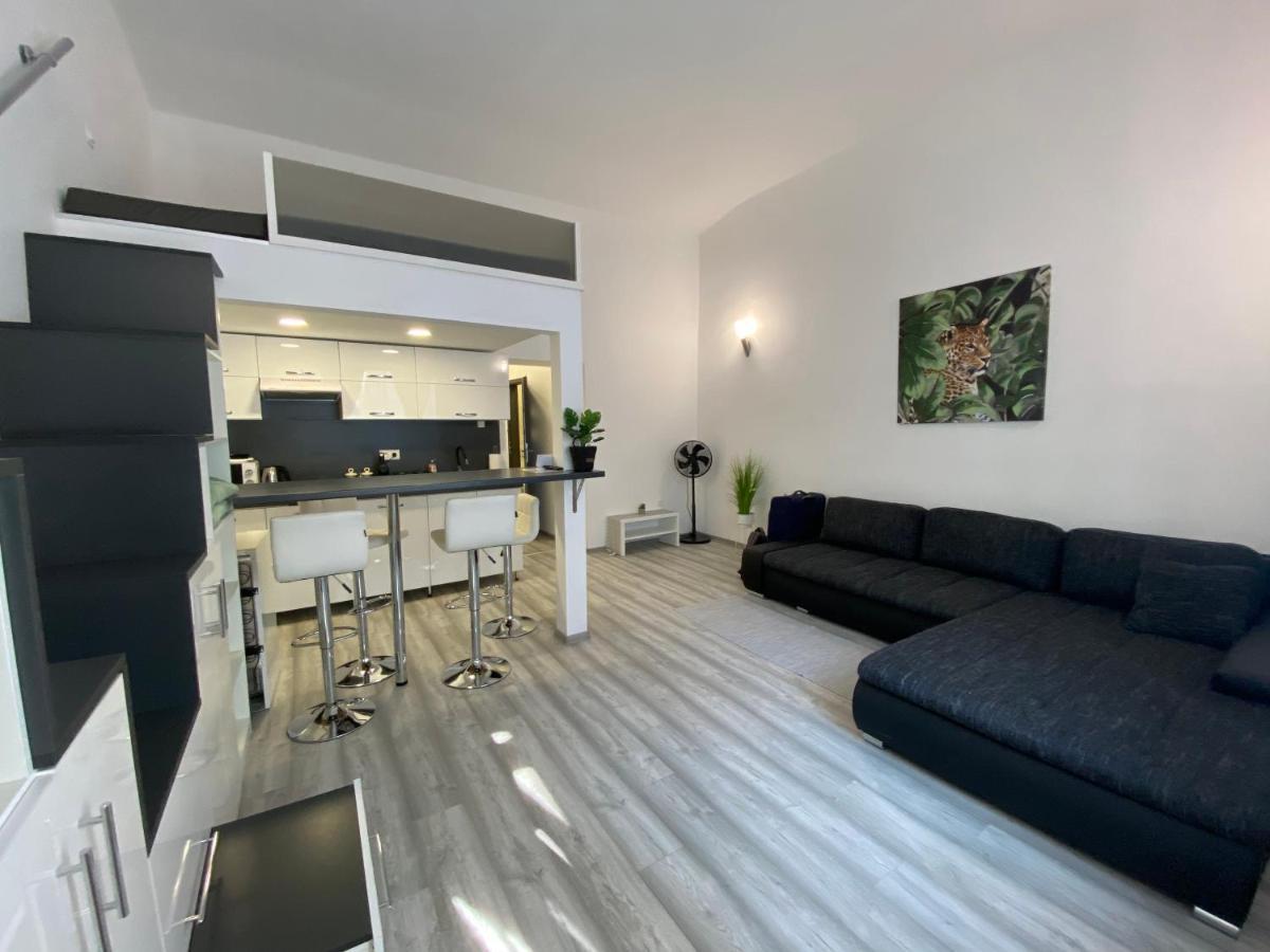 شقة Belvarosi Apartman 2 ميسكولك المظهر الخارجي الصورة